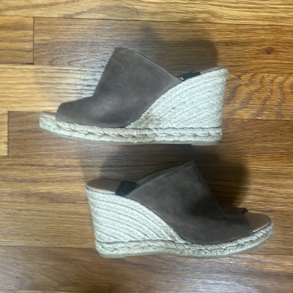 Gaimo made in Spain suede wedges